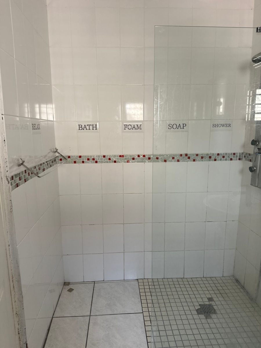 5 Bedroom Property for Sale in Overbaakens Eastern Cape